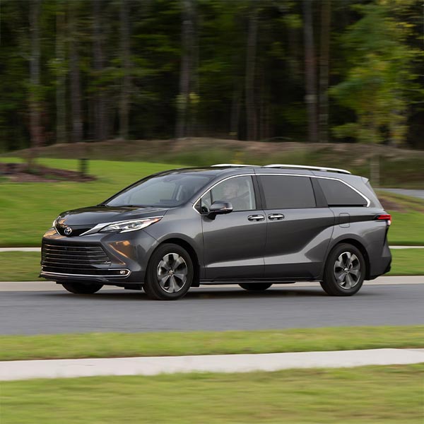 2025 toyota sienna xle lease deal
